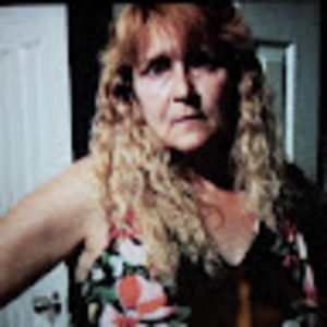 Meet your Posher, Leslie bowling